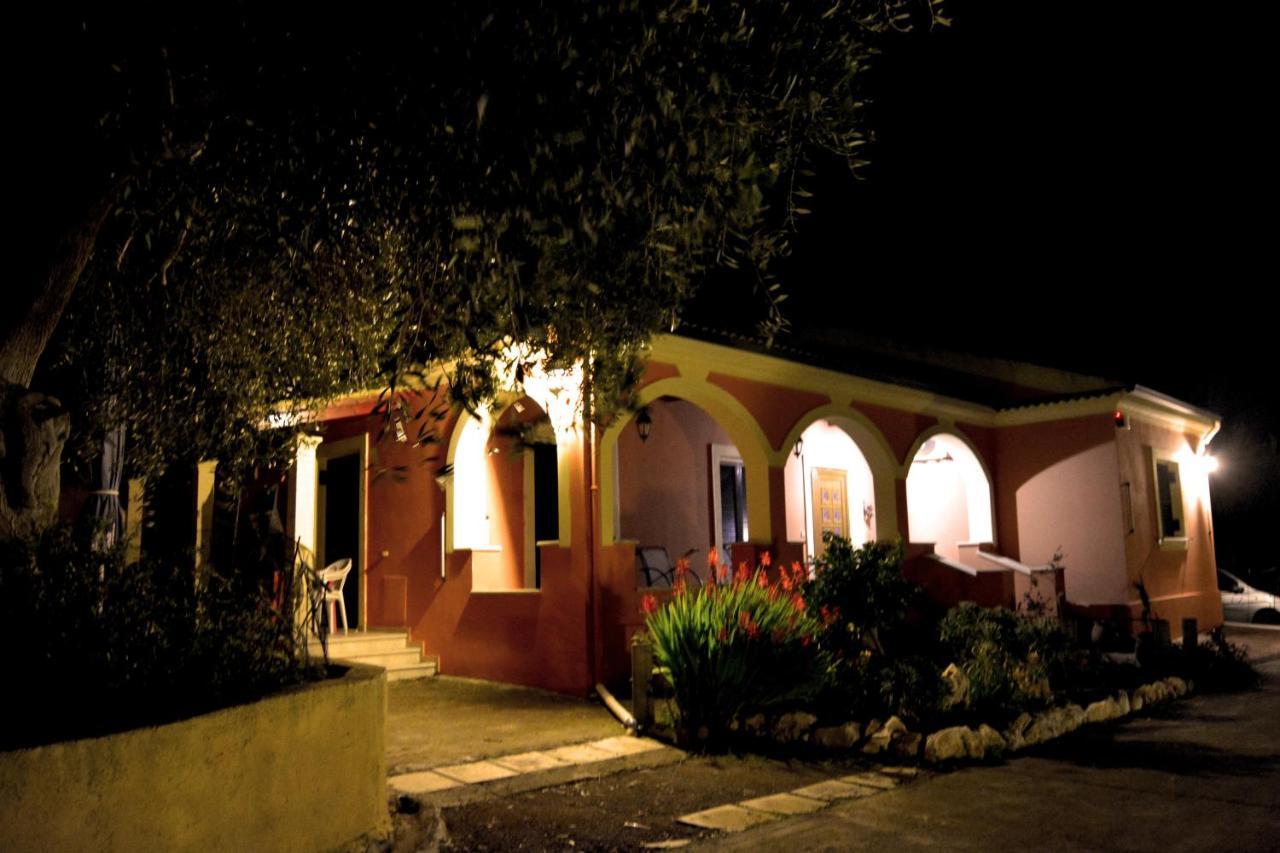 Villa Skafonas Sinarades Exterior photo